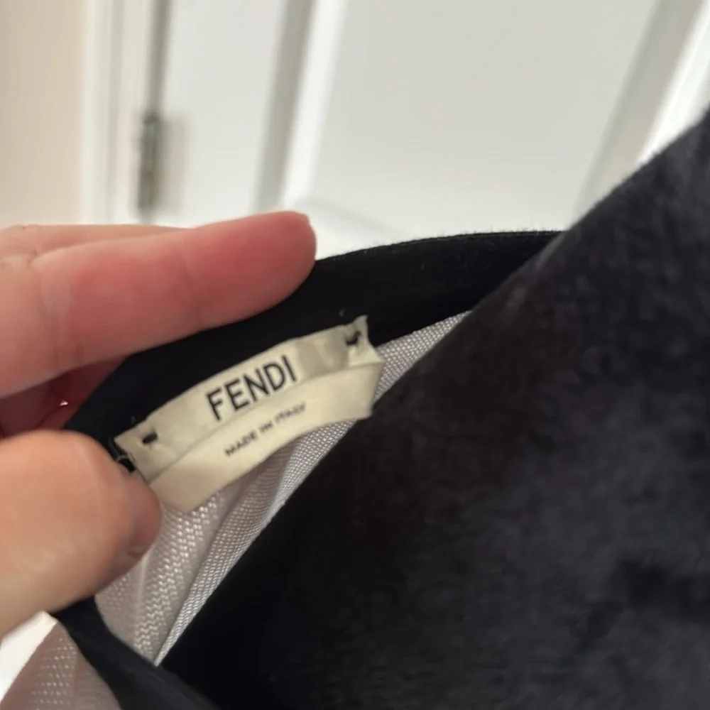 Authentic Fendi tank top size medium size 46 - Picture 6 of 8
